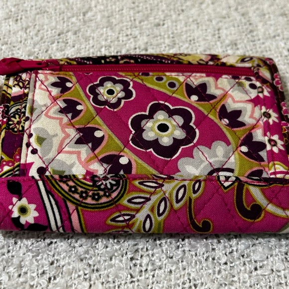 Vera Bradley Very Berry Paisley Snap Close Tri-Fold Cotton Wallet - Picture 4 of 7